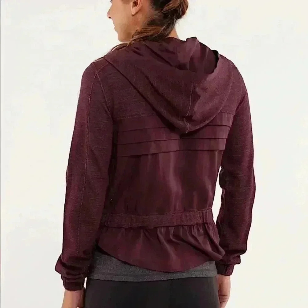 Y2K Lululemon Sattva Cropped Jacket Size 6 Full Zip Athletic Retro